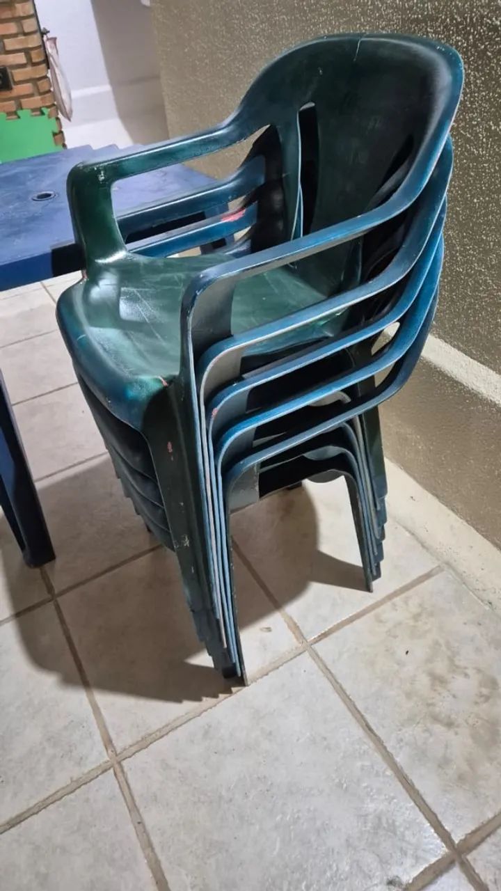 Mesa com 5 cadeiras