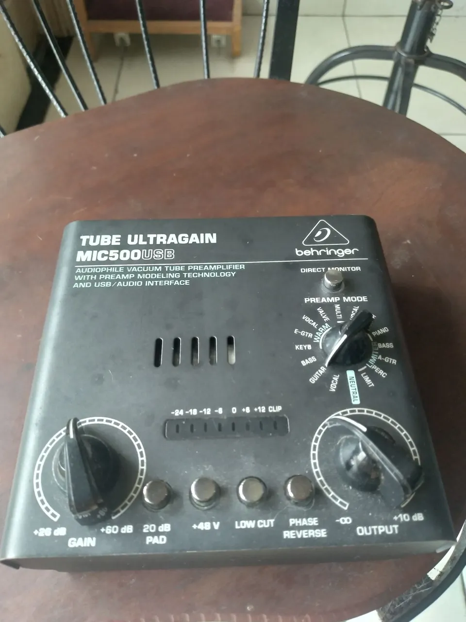 Behringer MIC2200 UltraGain Pro - Equipamentos e Acessórios de Som