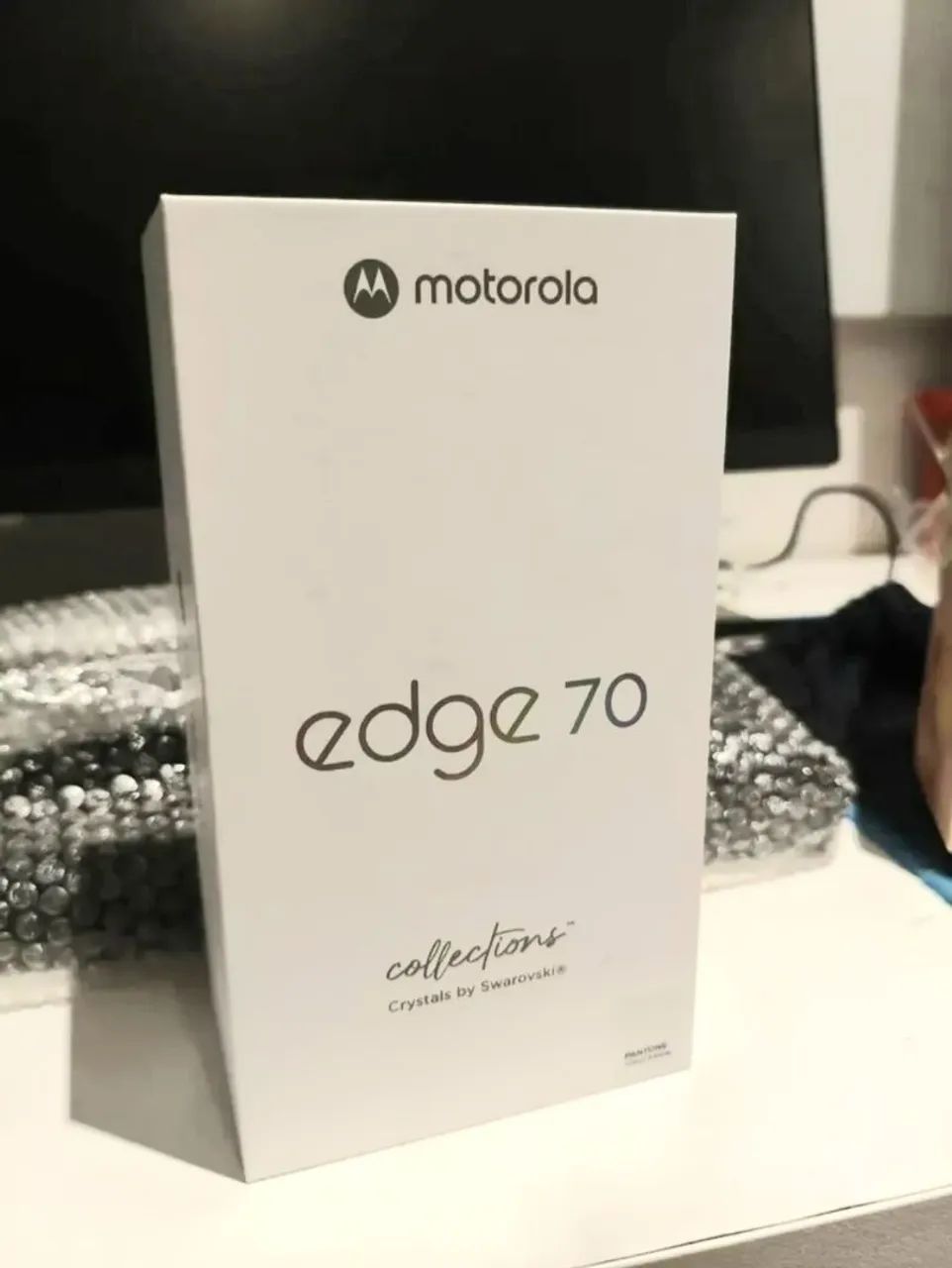 Celular Smartphone Motorola Moto EDGE 70 Cloud Dancer (Swarovski Edition) 