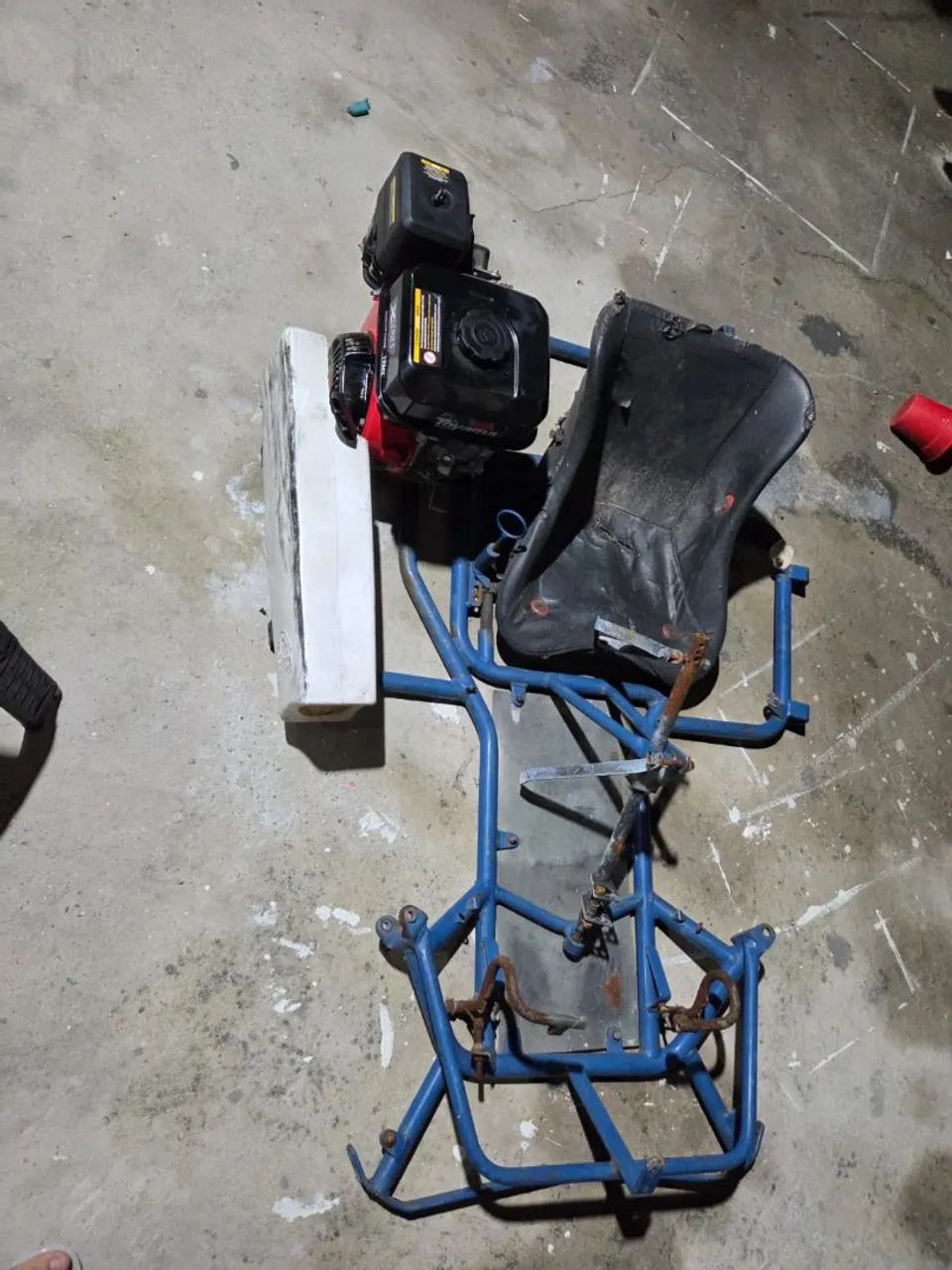 Chassi e motor para kart