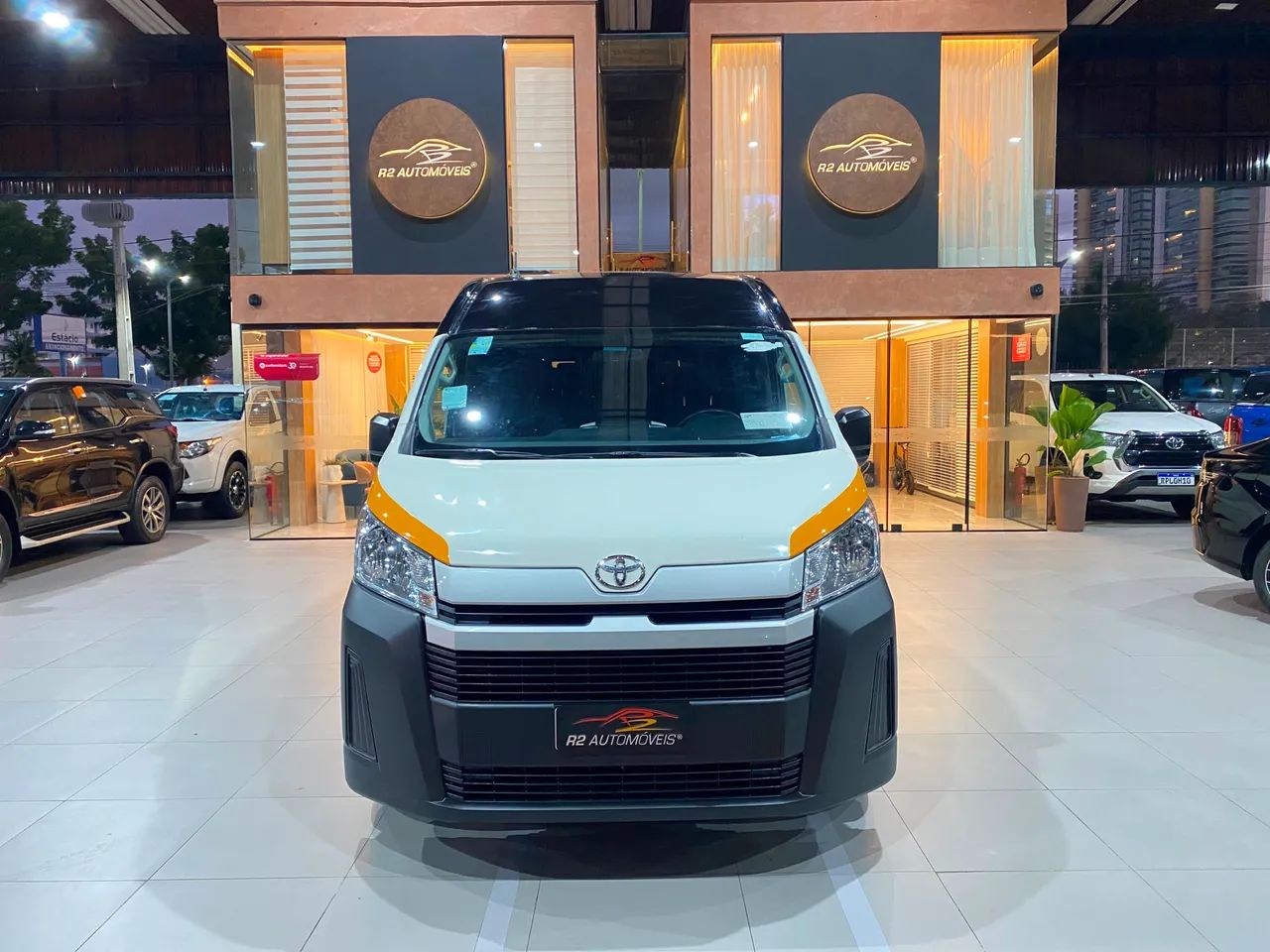 Toyota Hiace Hiace Minibus DX 2.8 TDI 16L Aut. 2025