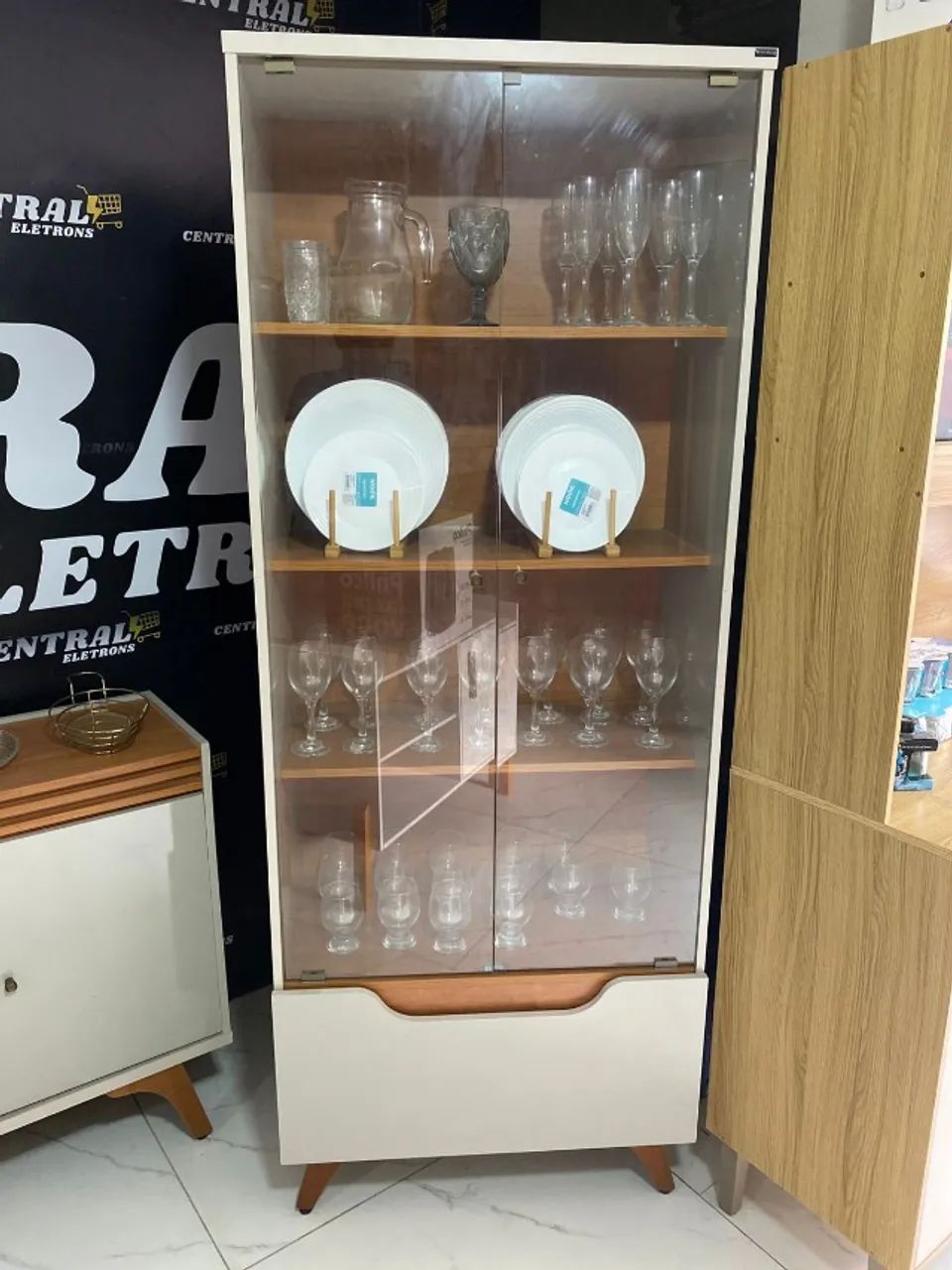 Cristaleira 100% MDF com LED