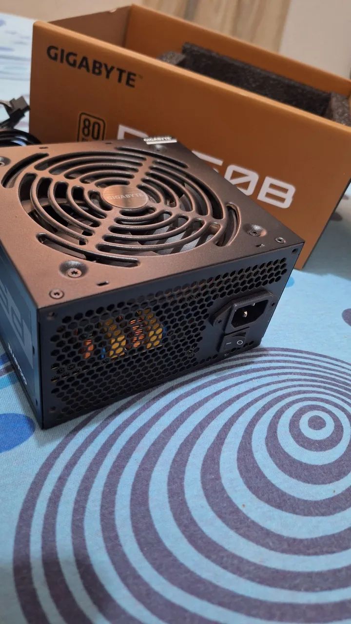 Fonte p550b Gigabyte  - Foto 2
