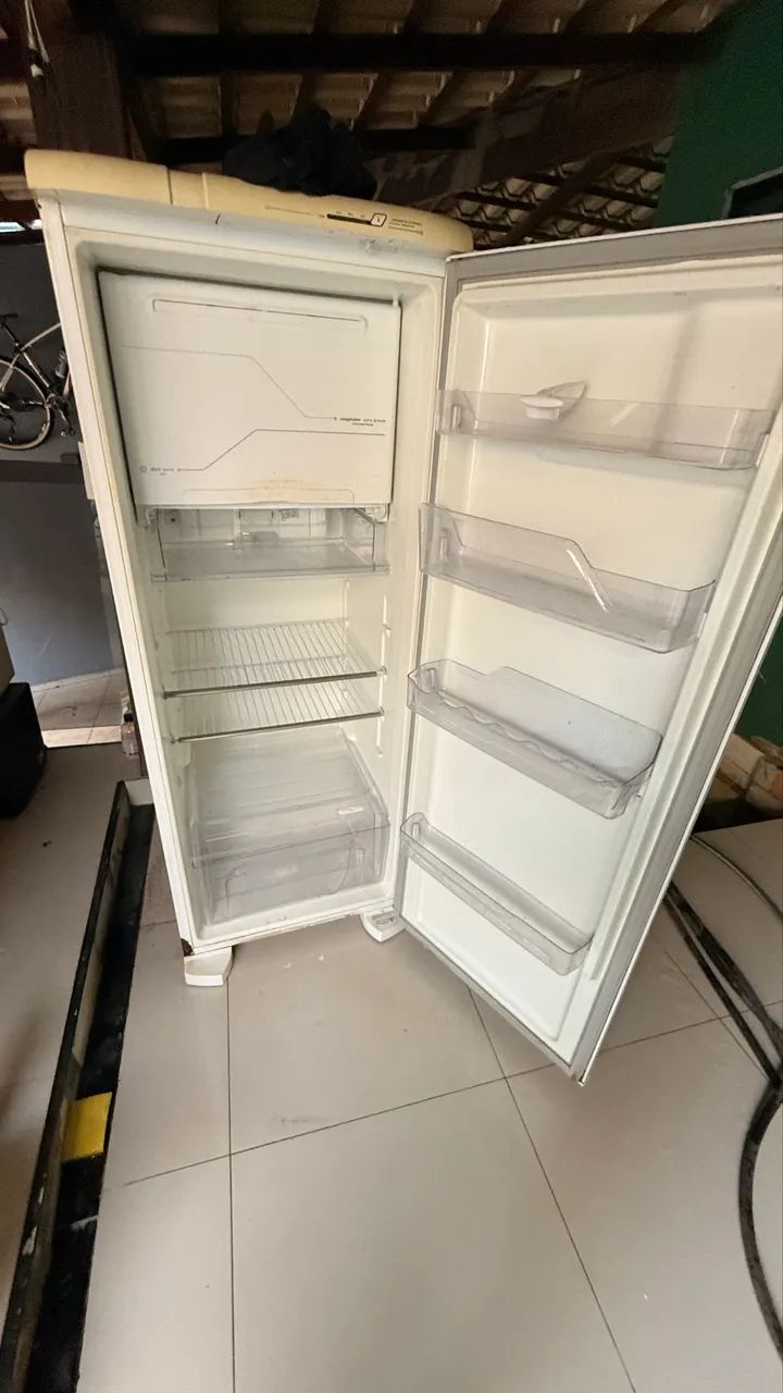 Geladeira Eletrolux  - Foto 2