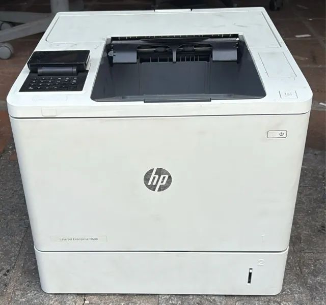 Impressora função única monocromática HP LaserJet Enterprise M608dn - Foto 2