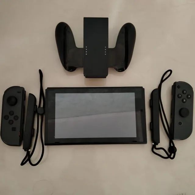 Nintendo Switch V2 Praticamente Novo Completo com Acessórios e Jogos