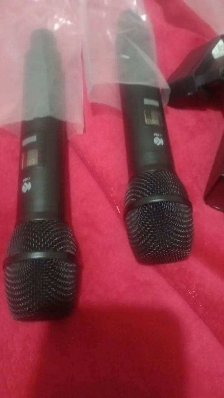 Microfone de karaokê com apenas 2 usos - Foto 2