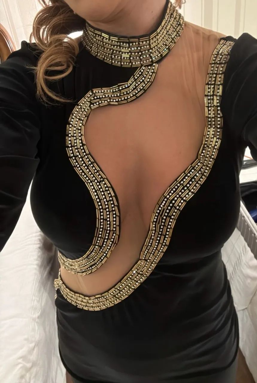 Vestido mondabelle com transparência 