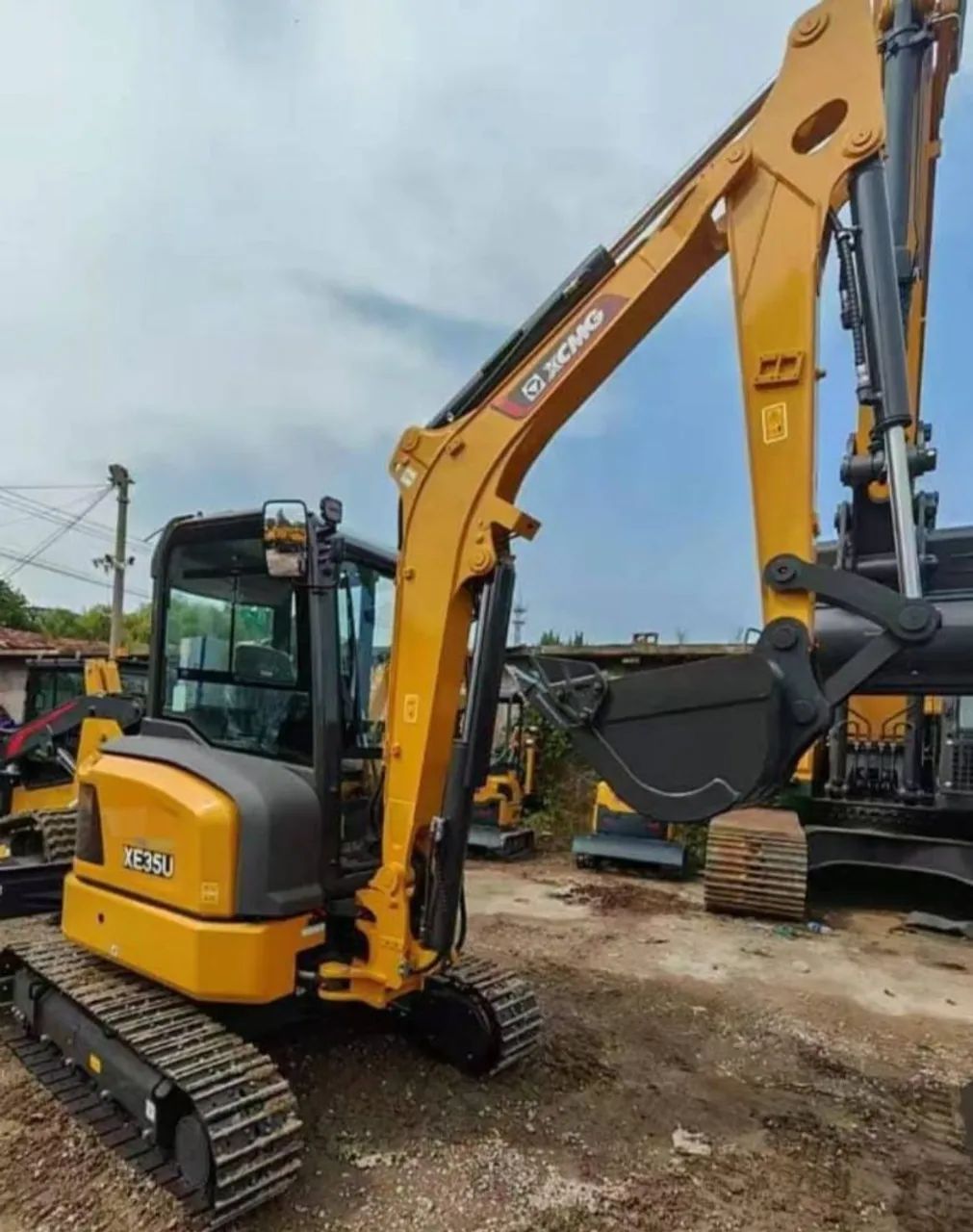 ESCAVADEIRA HIDRÁULICA XCMG XE35U 