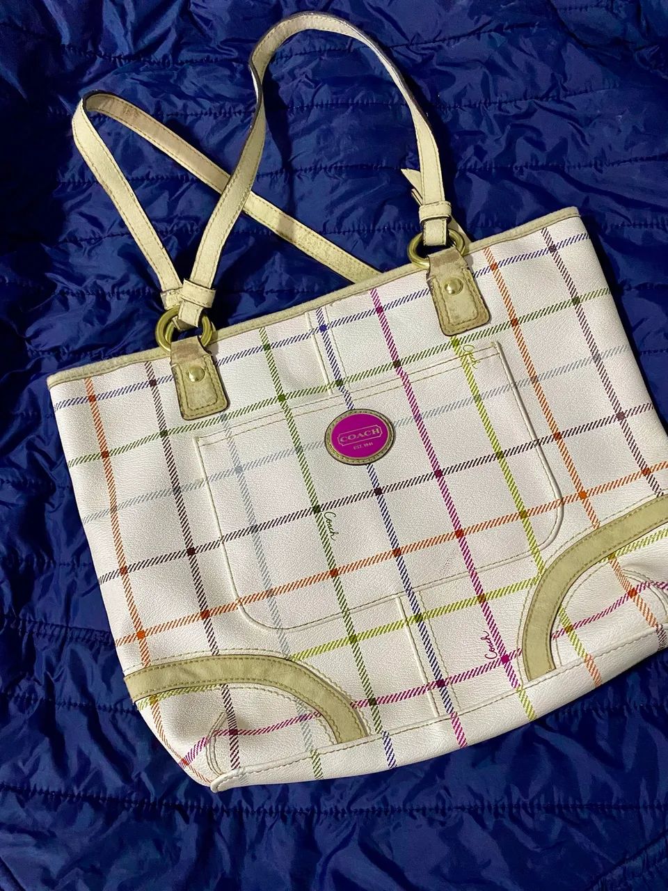 Lindíssima bolsa quadriculada Coach 