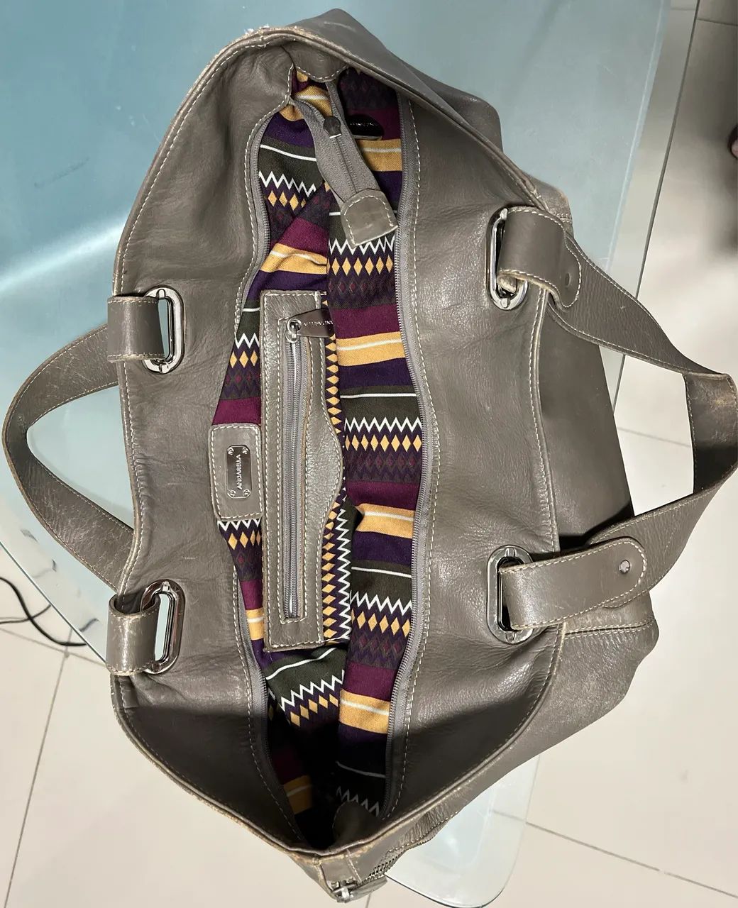 Bolsa GRANDE de ombro, de couro legítimo. Marca ANDARELLA. - Foto 4