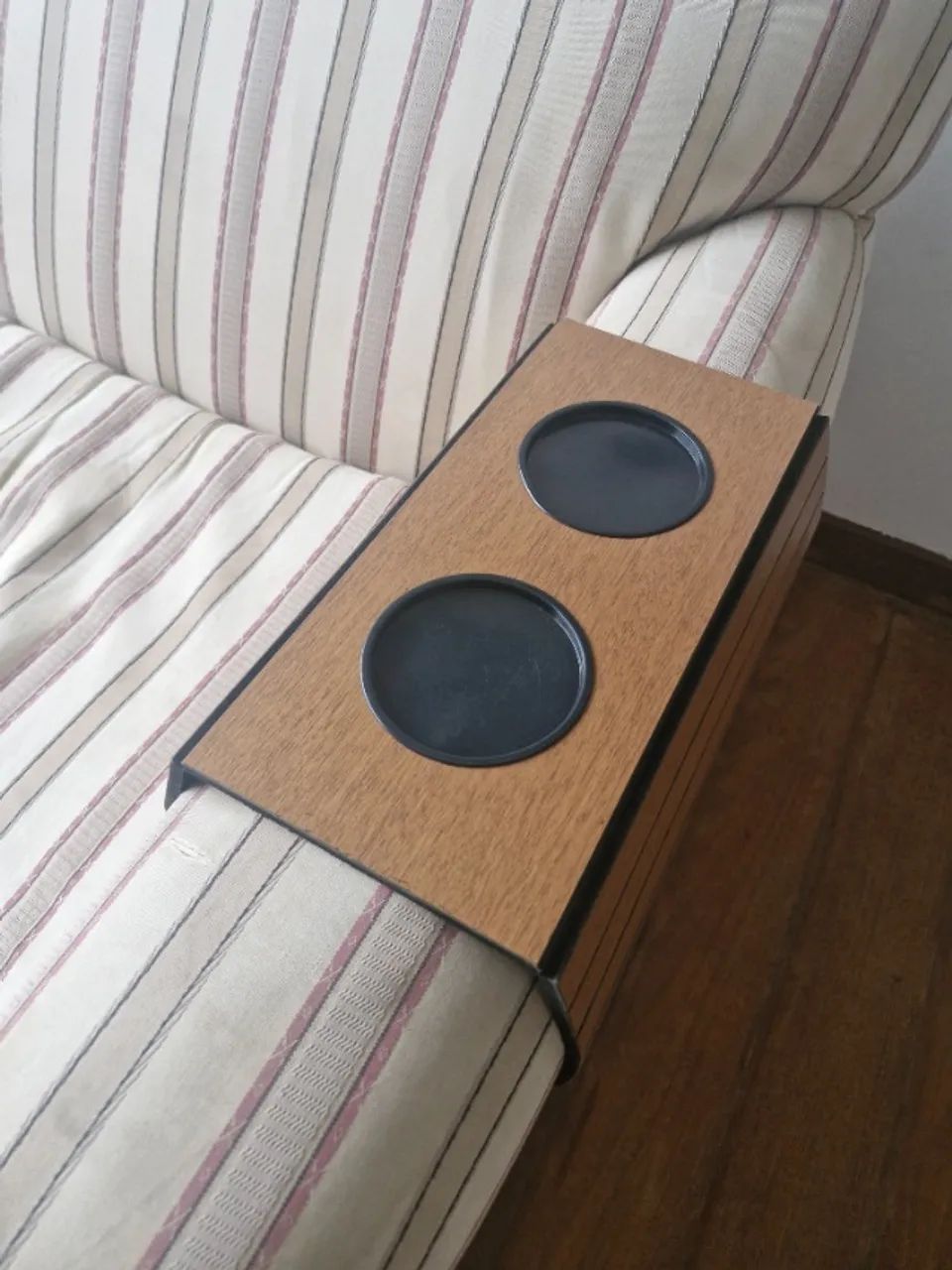 Porta Copo para Braço de Sofá Esteira Bandeja - Foto 3