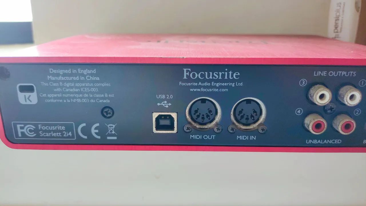 Focusrite Scarlett 2i4 - Foto 4