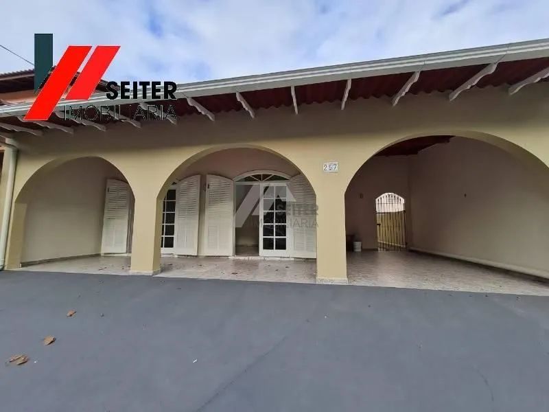 Casa 3 dormitorios para locação trindade