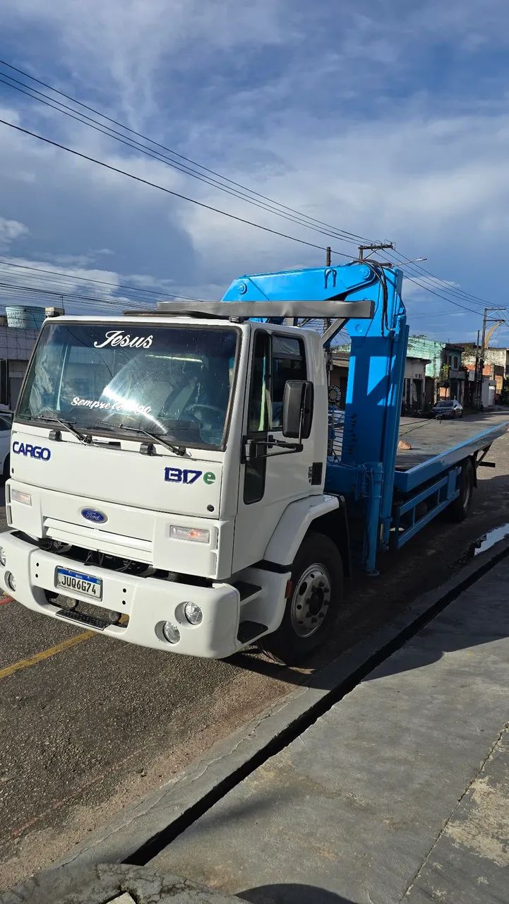 CAMINHÃO FORD CARGO 1317F 2005/2006