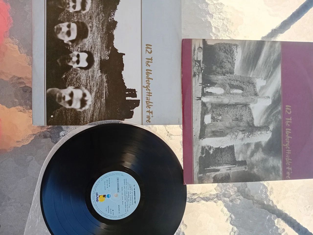 U2 Unforetable Fire LP - Foto 4