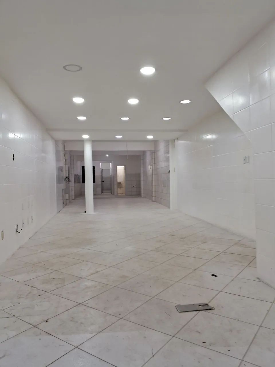 ALUGA-SE ESTE ESPAÇO COMERCIAL - Foto 3
