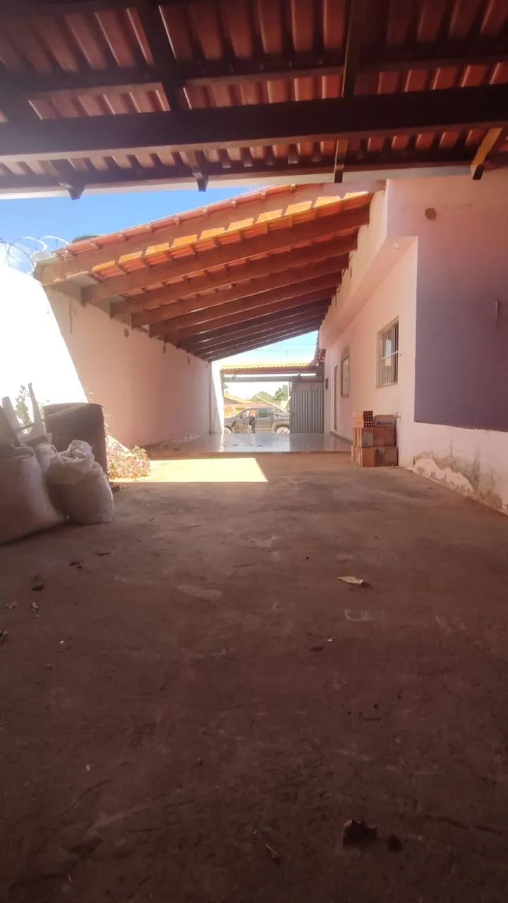 Casa em ALVAÇÃO Semi Nova