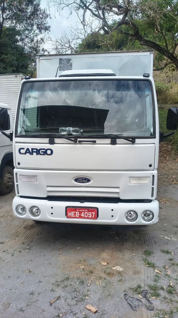 Ford cargo 815. 