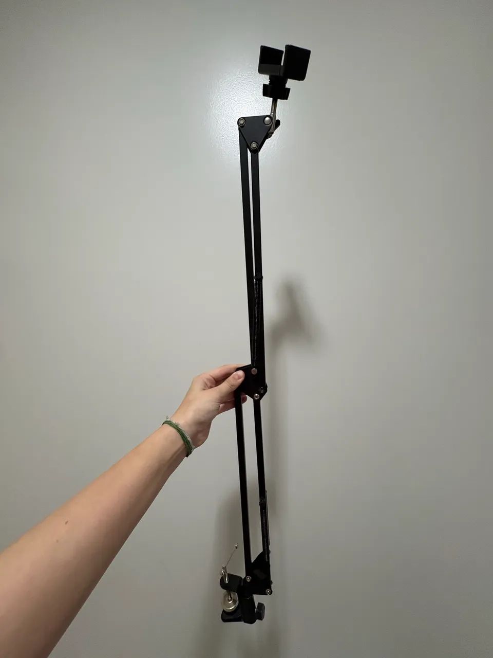 braço articulado de mesa, suporte girafa ou boom arm - Foto 2