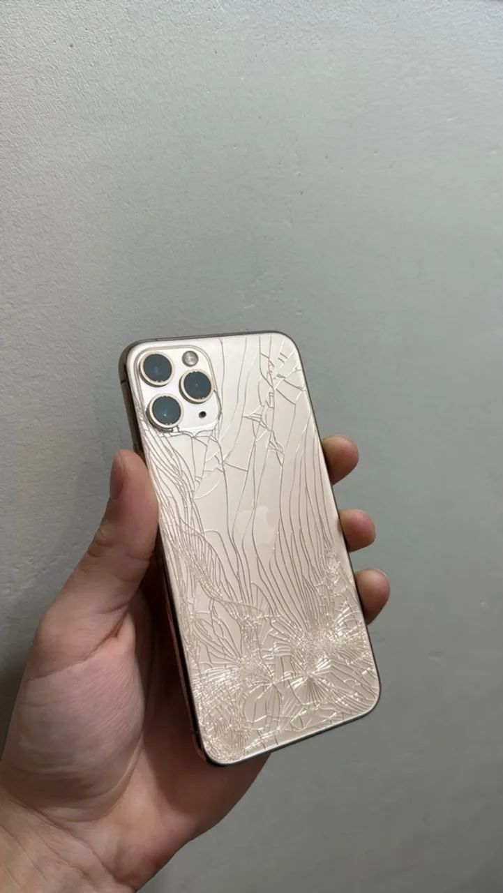 VENDO! (iPhone 11 Pro) Dourado! - Foto 2