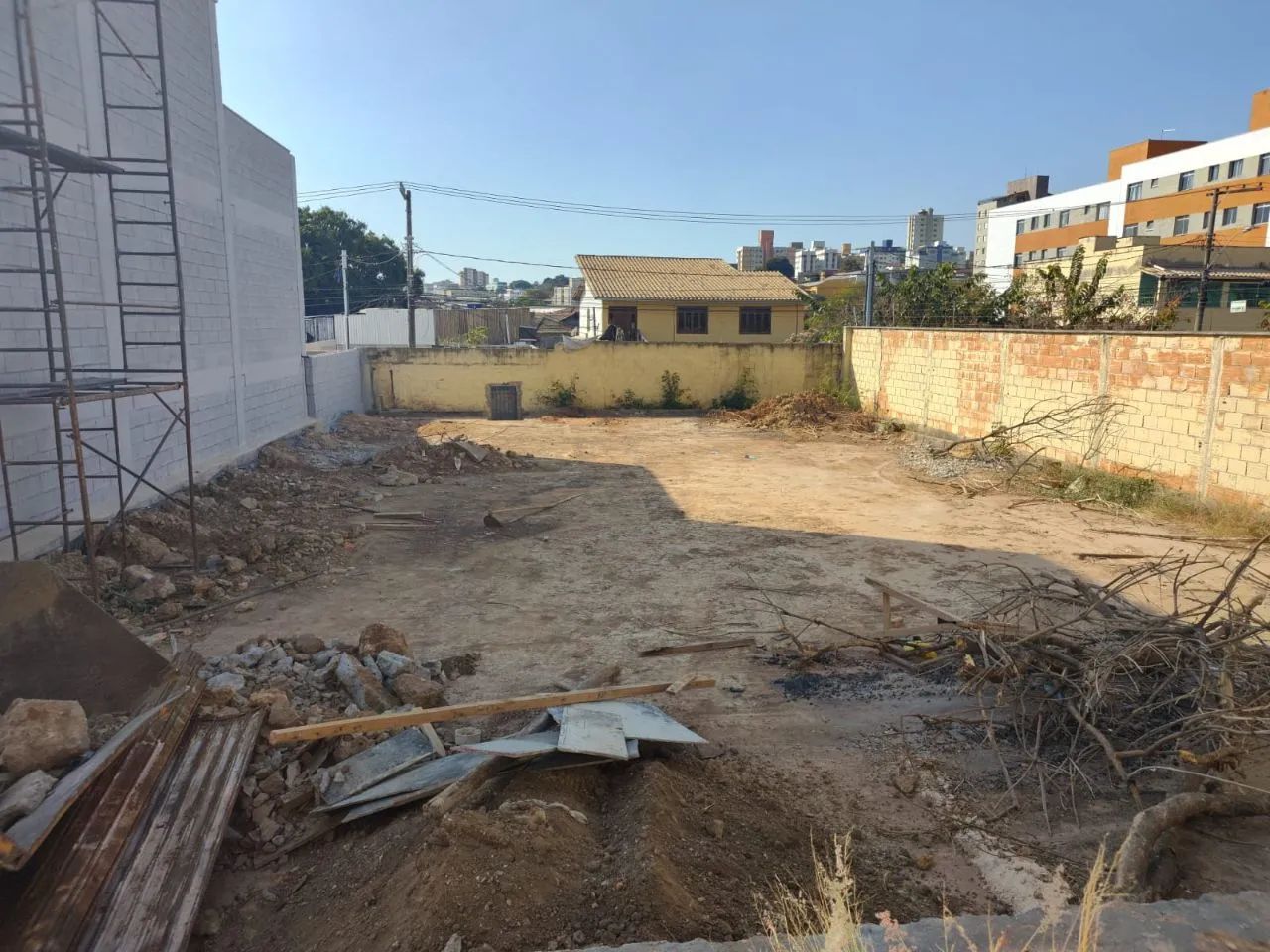 Vendo Lote no Bairro Padre Eustáquio.