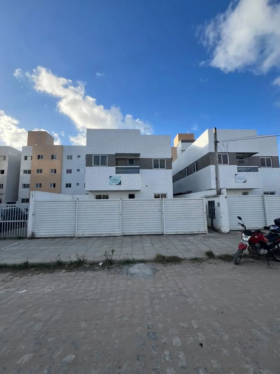 Apartamento térreo com área externa 