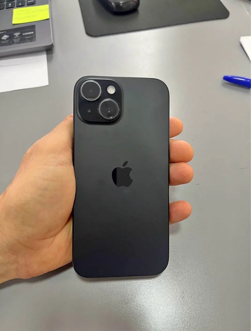 iPhone 15 - Black novíssimo 