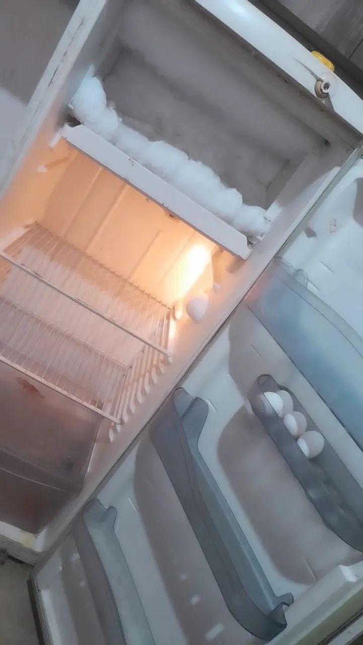 GELADEIRA 300,00 - Foto 2