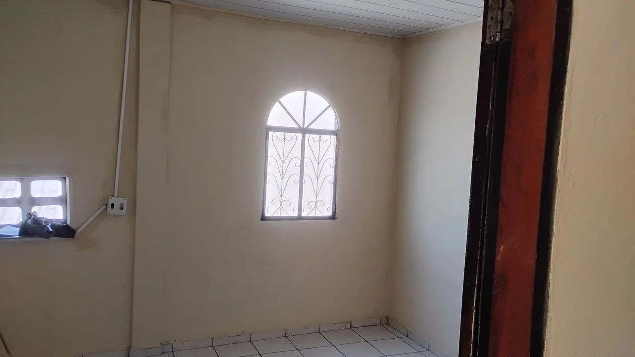 Casa no alto  bem localizada  - Foto 3