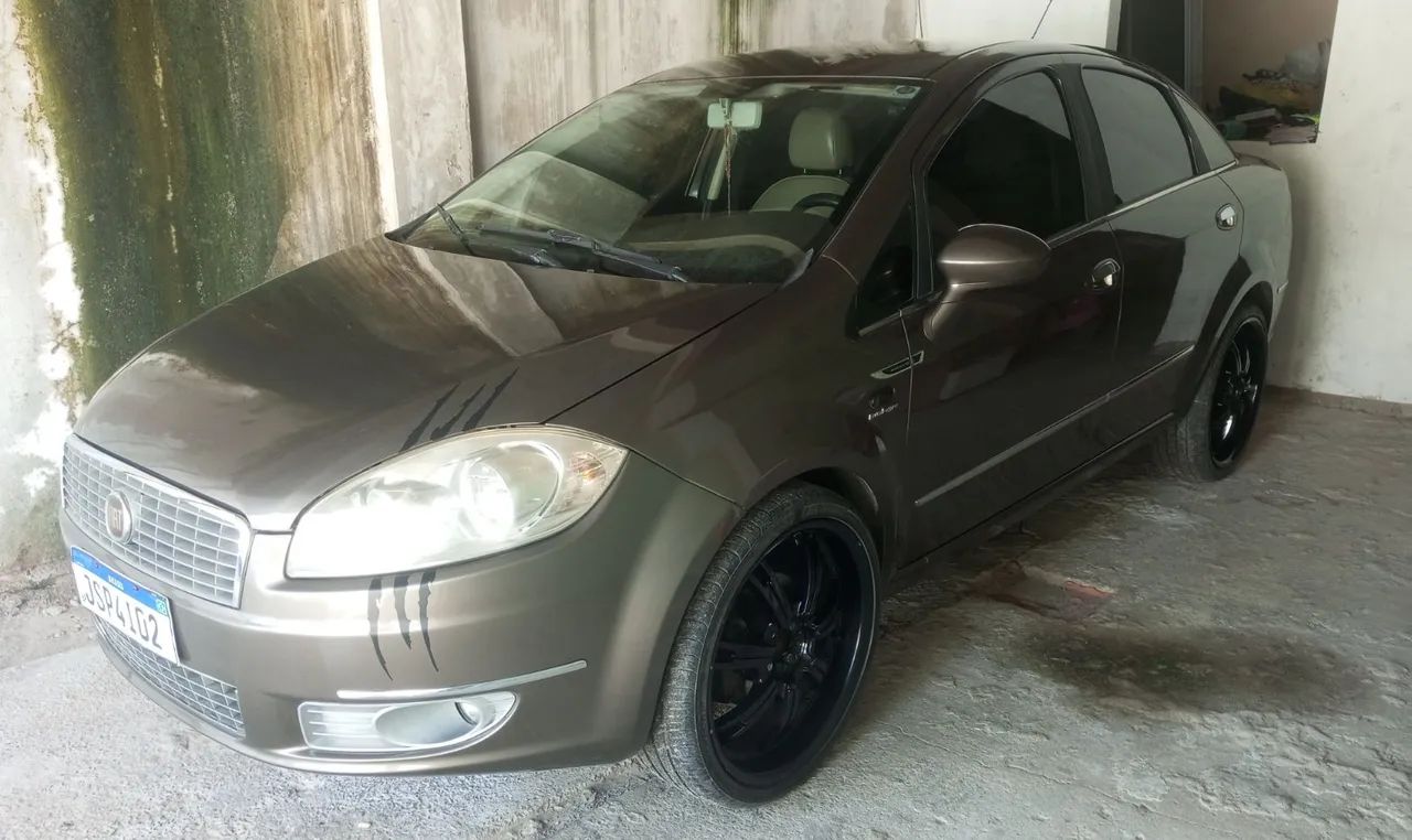 Fiat Linea Absolute 1.9/1.8 Flex Dualogic 4P 2010 - Foto 3