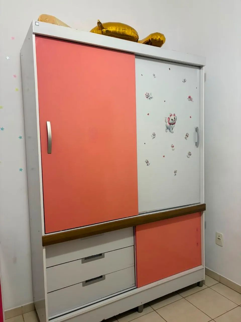 Vendo guarda roupa e cômoda em ótimo estado de conservação 