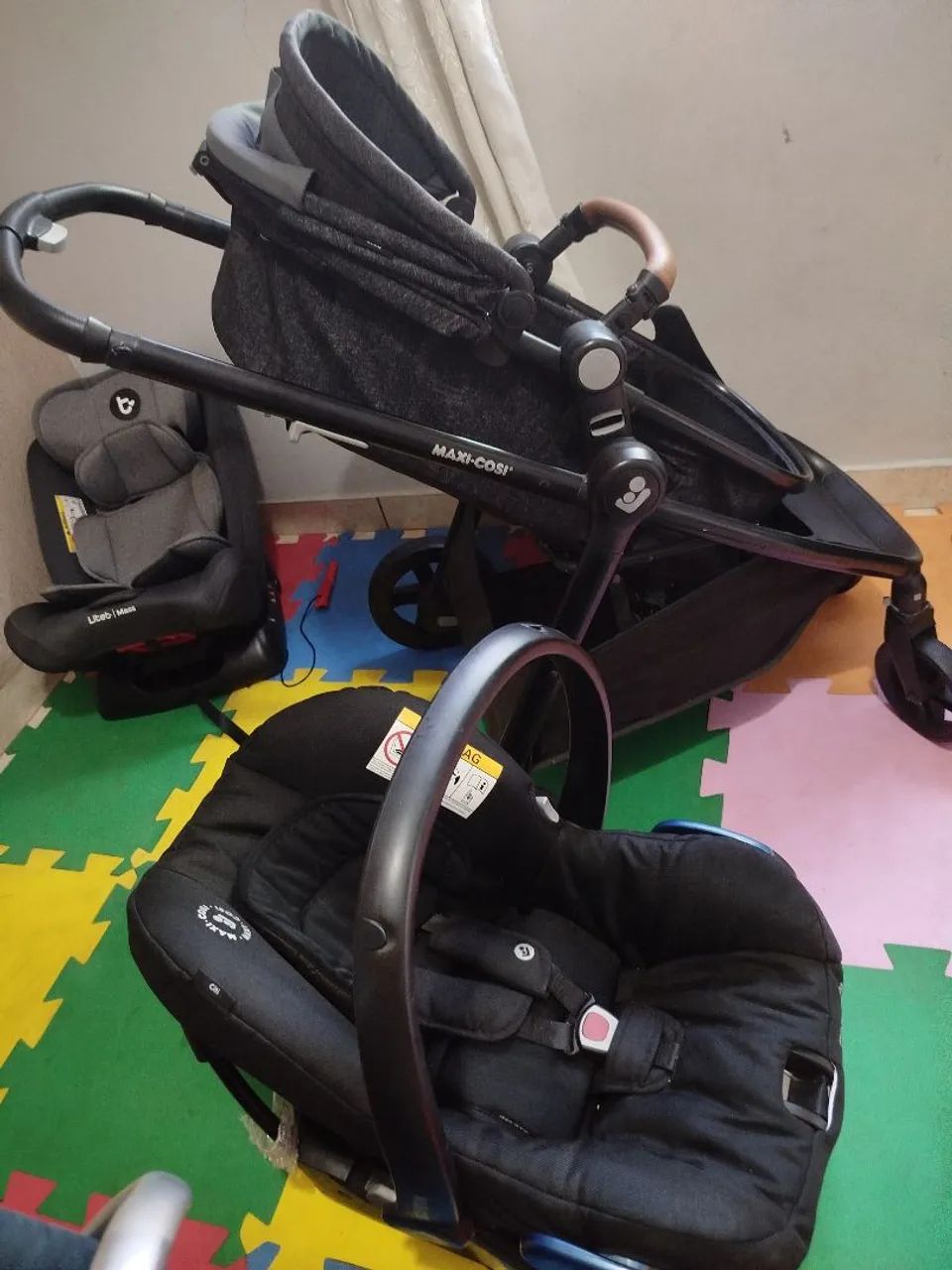 Carrinho Moisés Máxi cosi.+base de carro e bebê conforto  - Foto 2