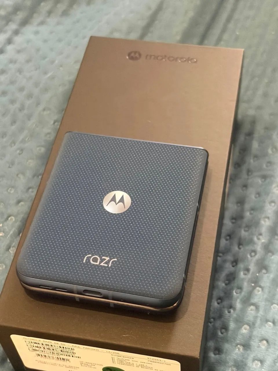 MOTOROLA RAZR 60 256gb 6 MESES USO  - Foto 3
