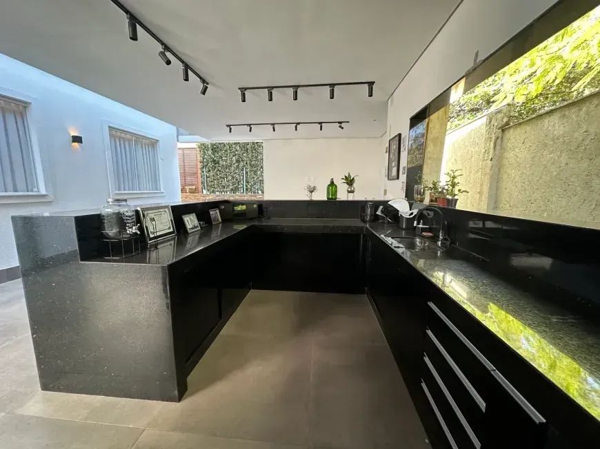 Casa de Condomínio com 3 Quartos à venda, 381m² - Garças