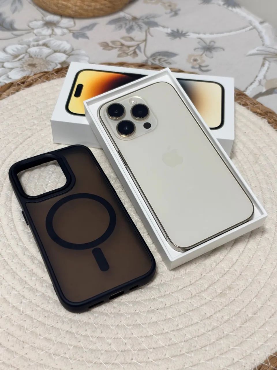 iPhone 14 PRO Dourado