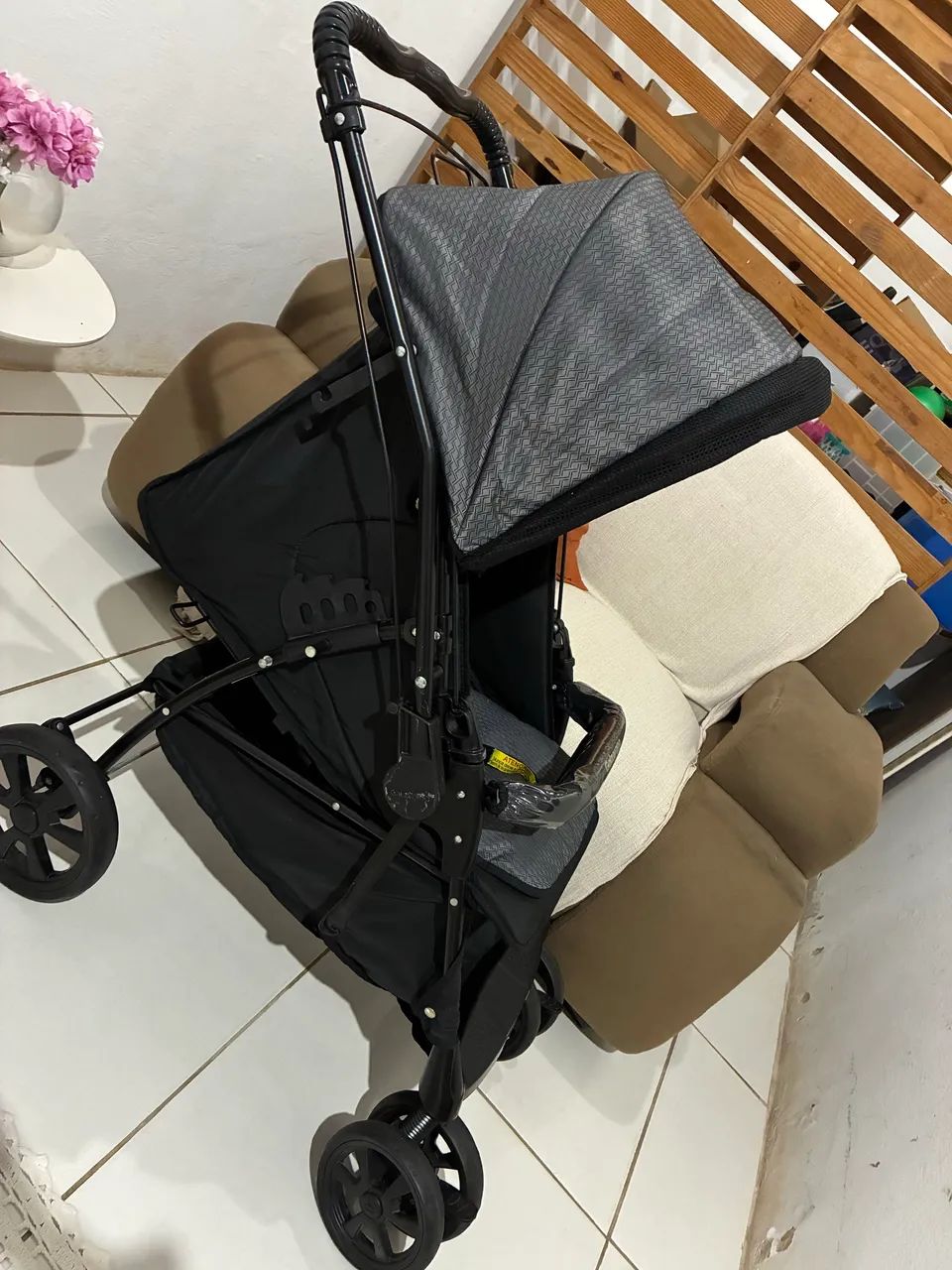 Carrinho de bebê + bebê conforto em ótimo estado - Foto 3