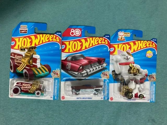 LOTE HOTWHEELS 1 TH + 2 TEMATICOS
