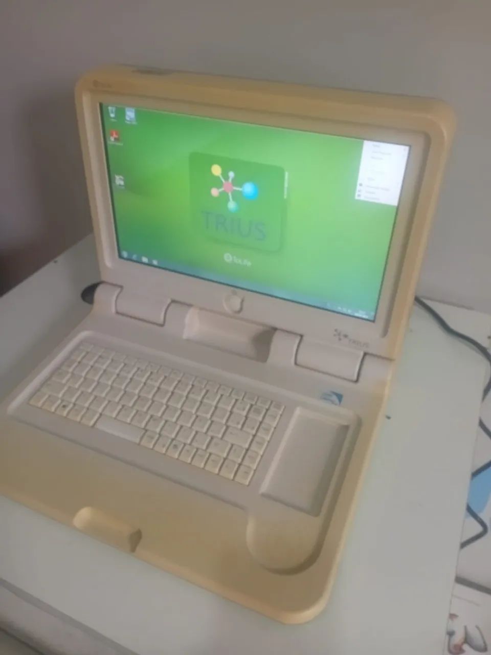 Computador Antigo Trius - ToLife