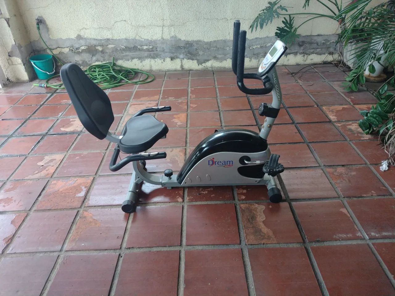 Vendo Bicicleta ergométrica horizontal recomendado para pessoas idosas 