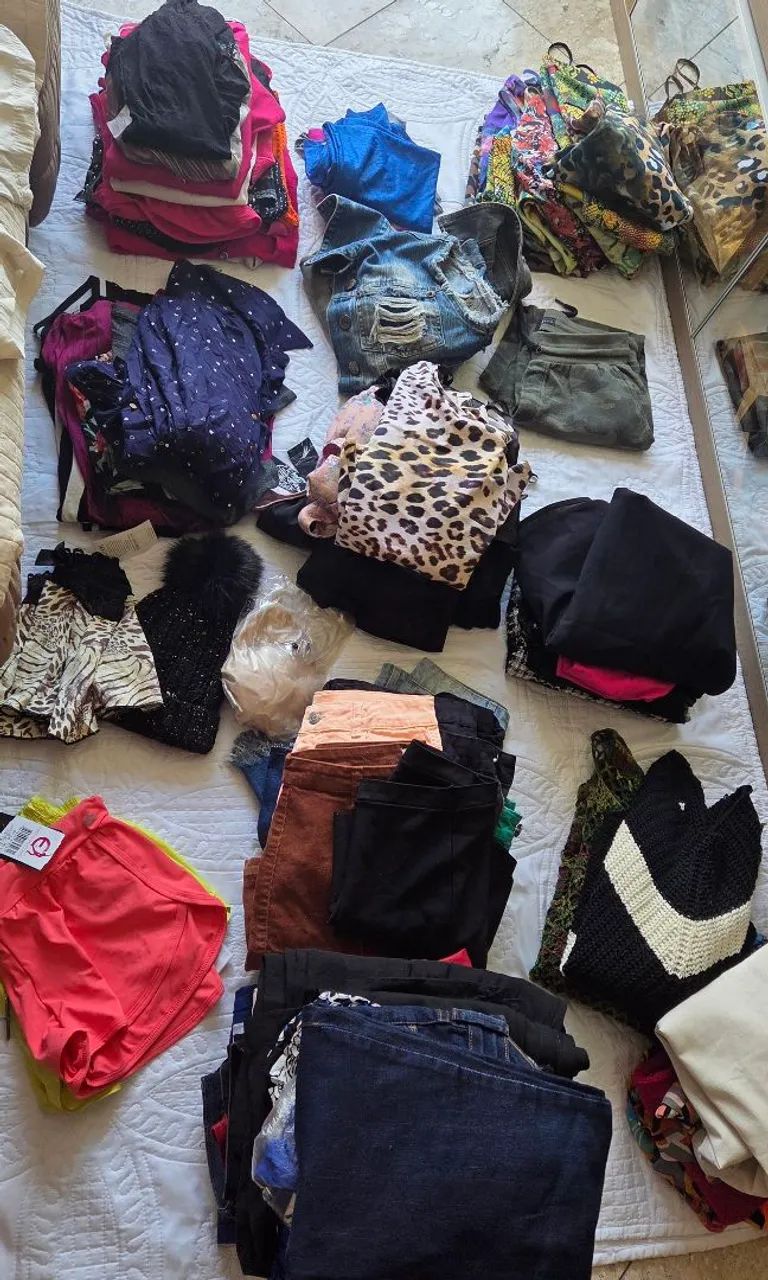 Lote de Roupa Feminina 36 a 42 100pç 