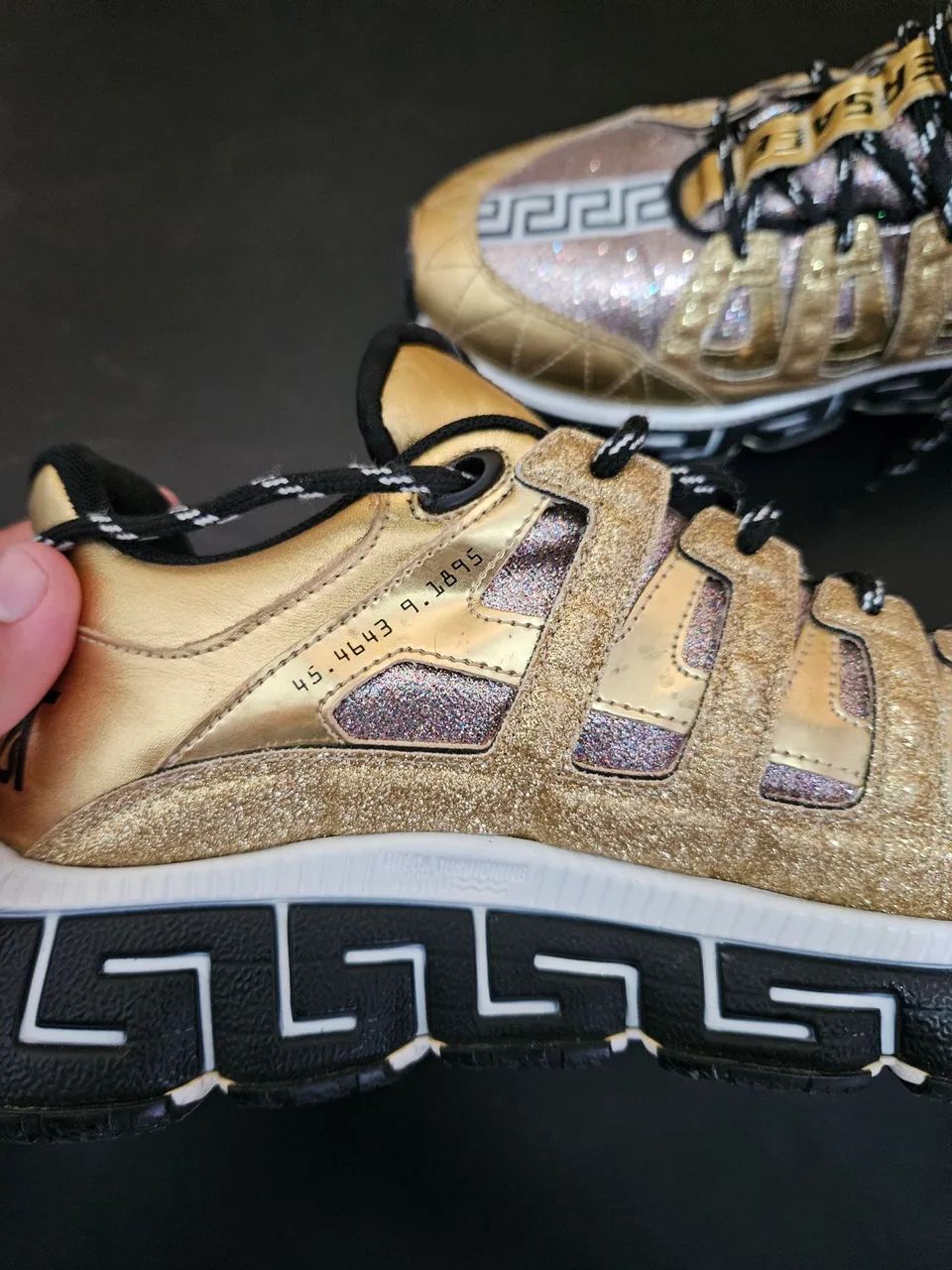 Tênis Versace Trigreca Gold Glitter - Foto 4