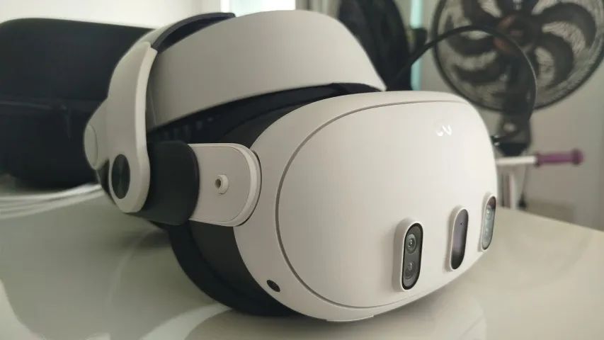 Meta Quest 3 512GB + headstrap M3 PRO + Case rígida e acessórios