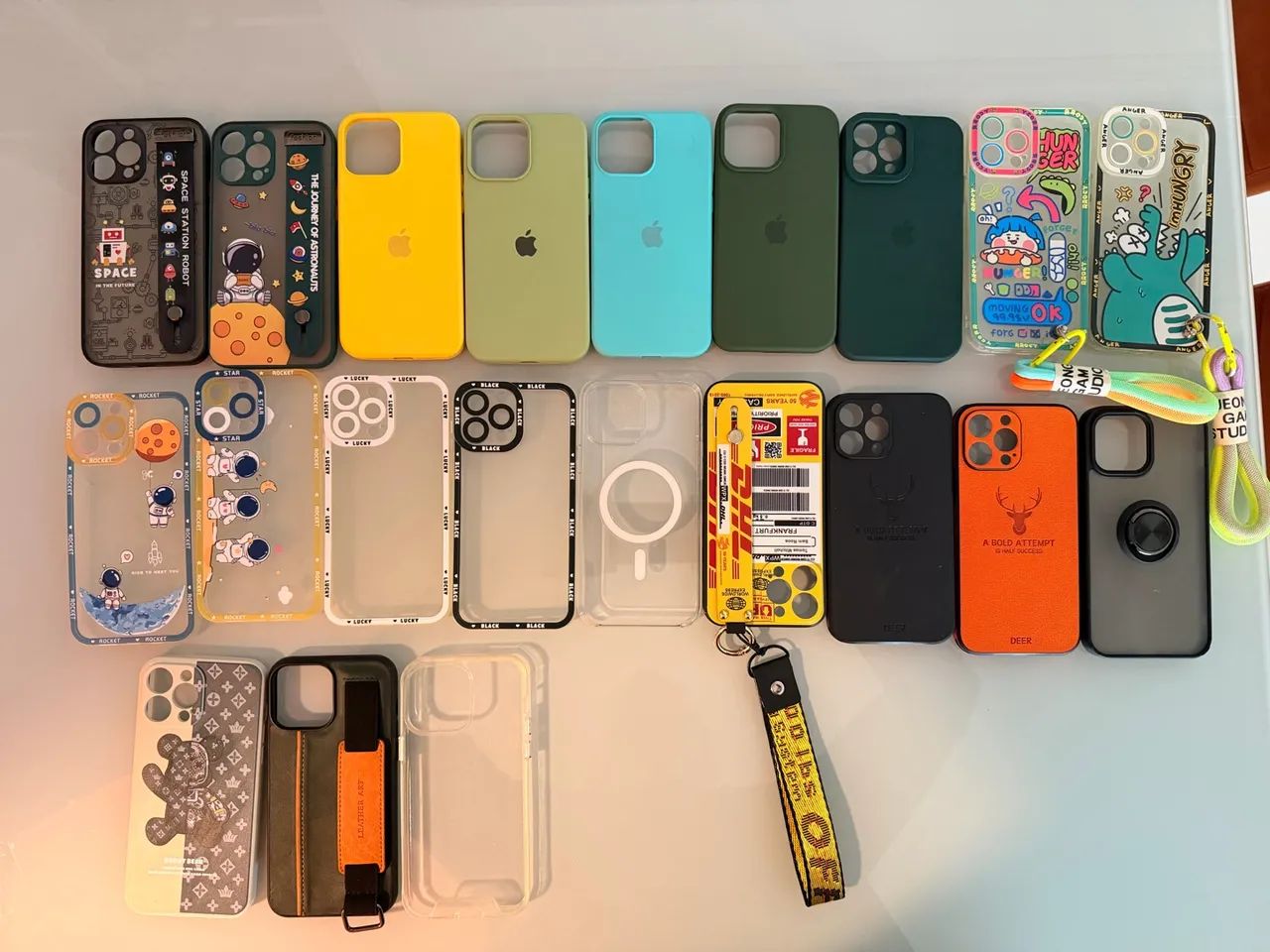 Lote com 21 Capinhas / Cases para iPhone 14 Pro Max (Variadas)