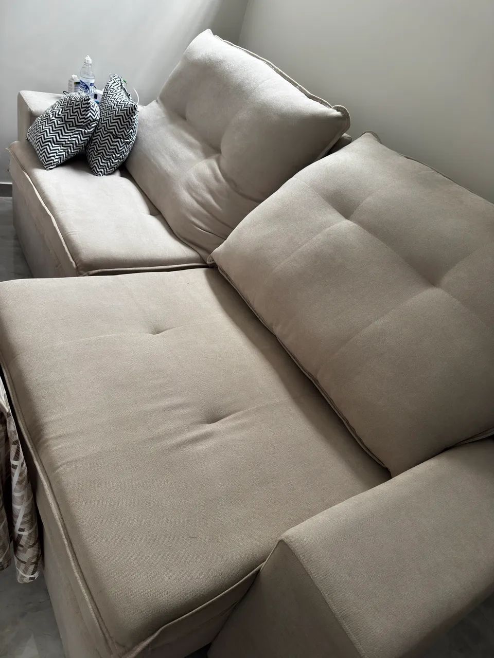 Sofá retrátil e reclinável