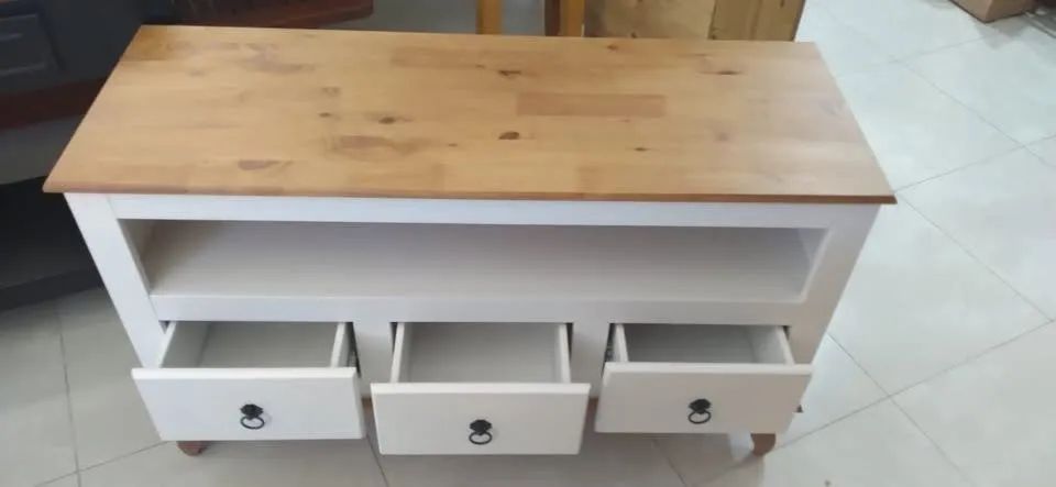 Rack MDF Com Tampo E Pés Em Madeira - Foto 3