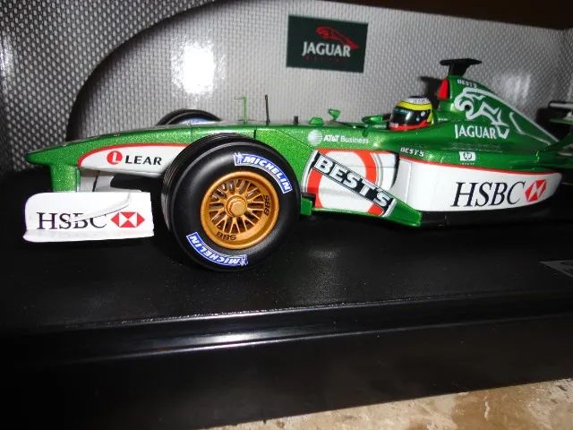 Hot Wheels 1/18 Jaguar 2001 R2 Pedro de la Rosa - Foto 2