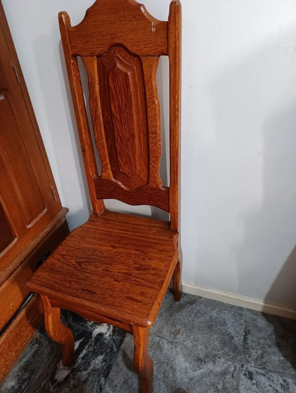 vendo cadeira de madeira