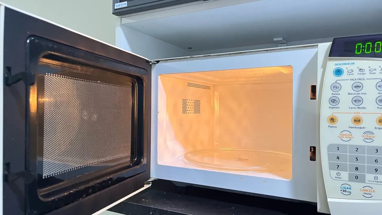Micro ondas Eletrolux 18L - Foto 2