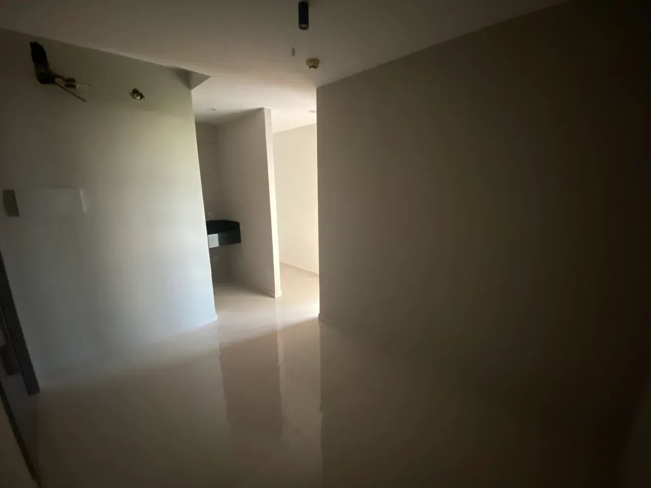 Sala Comercial | Com Vaga de Garagem | Com Divisorias | Andar Alto | Nascente - Foto 3